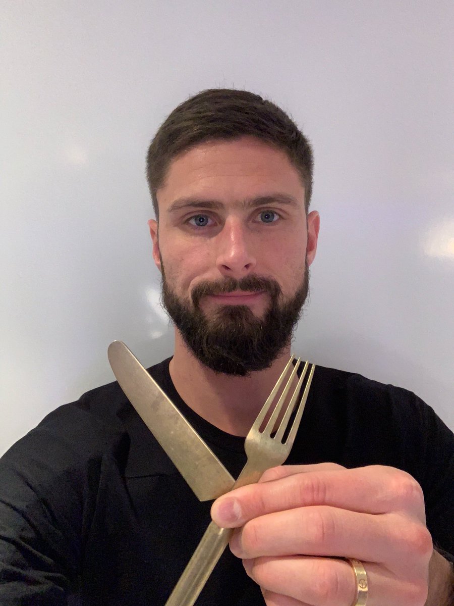 Dans certains pays, la faim est utilisée comme arme de guerre.
Ces couverts sont faits à partir de balles réelles pour dire #StopHungerCrime