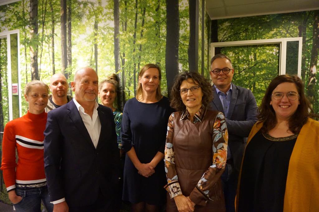 Mensen met een verstandelijke beperking (VB) hebben een hoger risico op een #verslaving, blijkt uit onderzoek. De gevolgen van de verslaving zijn bovendien groter dan bij mensen zonder VB. <a href="/TweetTactus/">Tactus Verslaving</a> en 's Heeren Loo gaan daarom samenwerken: bit.ly/2TSo2OH