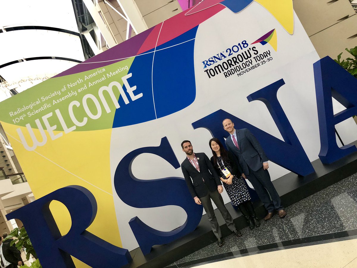 UCRadRes's tweet photo. Making the most of our photo ops! #RSNA18 #ourgoodside #greenscreen https://t.co/hFfhqzOkf6