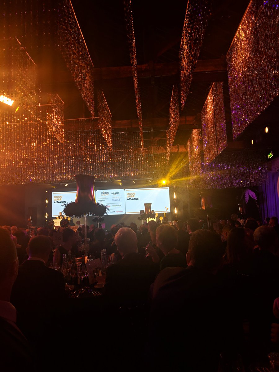 msmaya's tweet photo. Hello from the #amazonawards! Go @Pharmacy2U https://t.co/fKwi5gaiA4