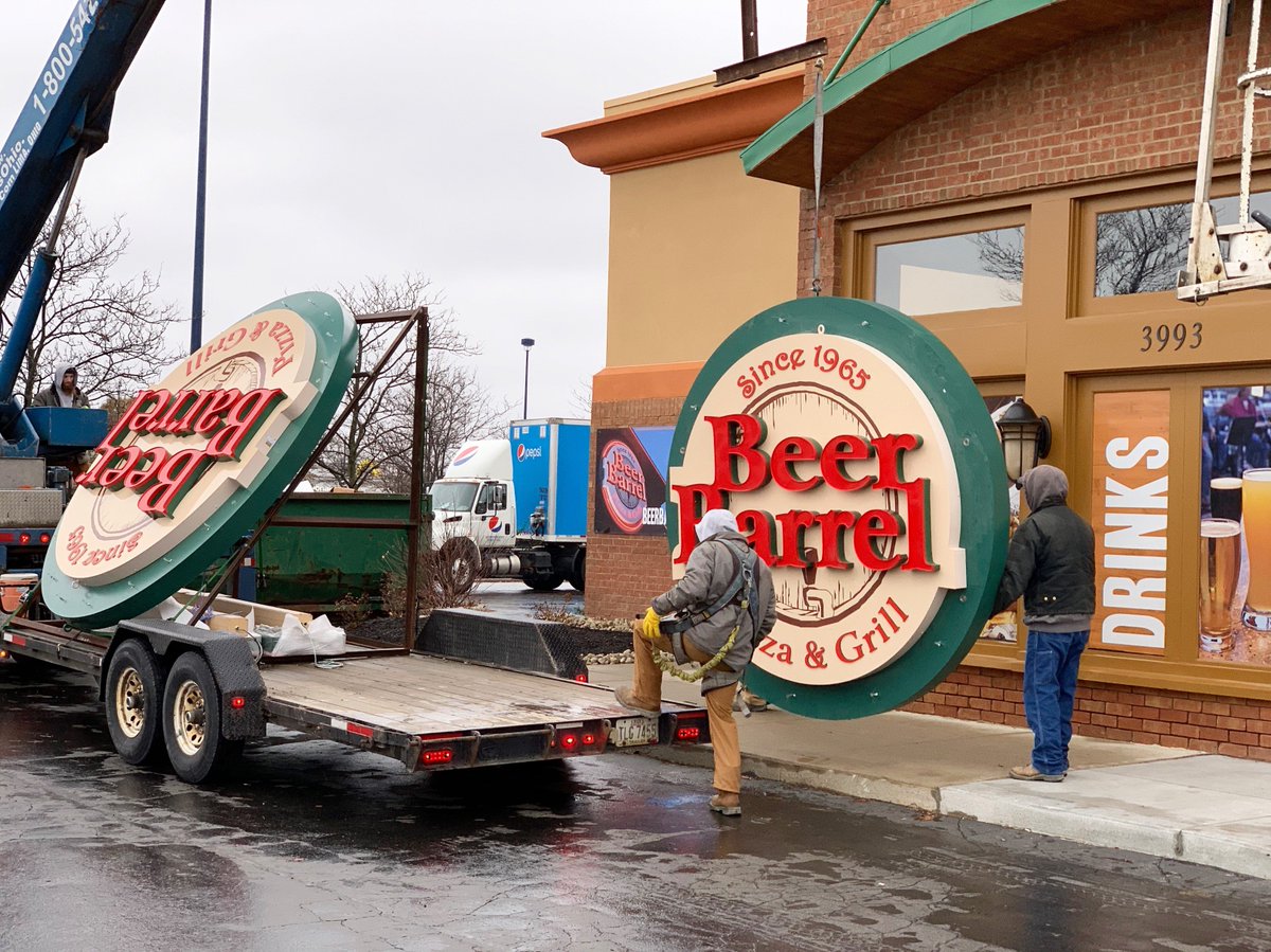 The signs have gone up at our Easton Location! Our Grand Opening on Tuesday, December 4th is right around the corner! #beerbarrelpizza #columbusohio #eat614 #pizza