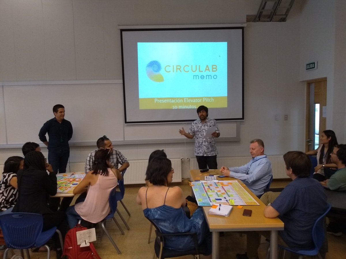 alej0martinez's tweet photo. Nuestro amigo @_fedegomezg cuenta a todos como fue la experiencia de jugar a diseñar con circularidad #CEFA2018 #circulareconomy @Circulabnetwork @CEP_Americas https://t.co/8B0m92tgaG