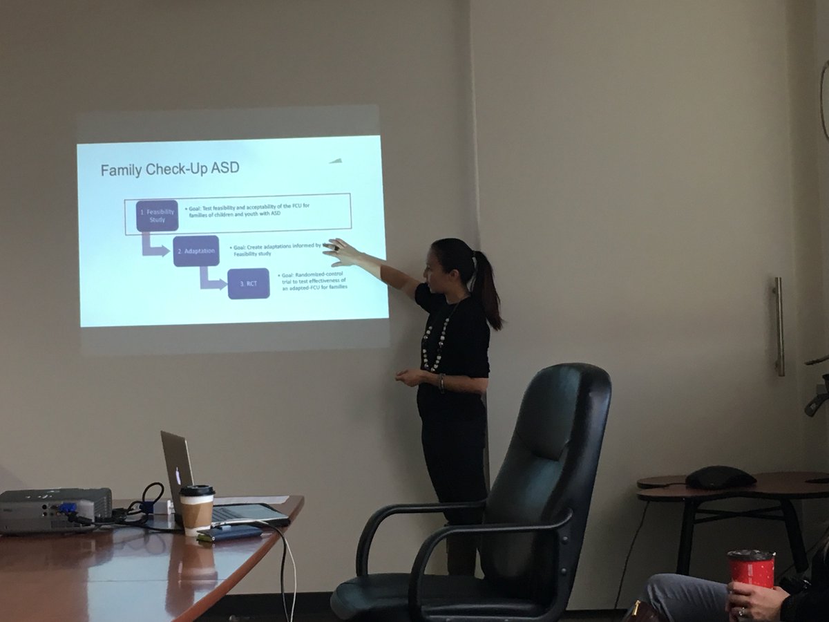 SteveGentles's tweet image. @VivianAprilLee clearly laying out her #ComplexIntervention feasibility study work, the Family Check-Up ASD, at today's @OffordCentre lunch &amp;amp; learn