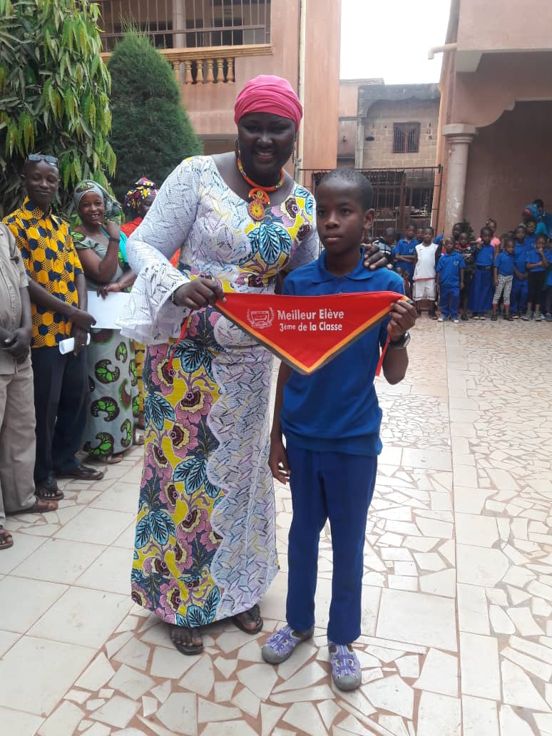 RumbidzoGunduza's tweet photo. Our #ProjectPakati #WCW today is Kadidiatou Sako Traore from Mali! @traore_sako
She campaigns agains gender-based violence and female genital mutilation, which is still practiced in Mali. She is also working against the marriage of young girls, often against their will. https://t.co/71eJo6C6MZ