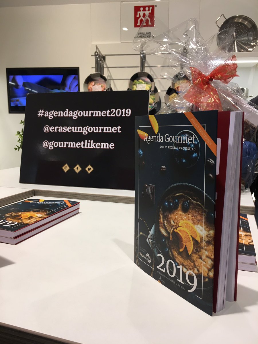 flavorcook's tweet photo. Nace la Agenda Solidaria Gourmet 2019 by @gourmetlikeme  y @eraseungourmet con respaldo de grandes chefs👩🏼‍🍳👨🏻‍🍳📔 El 50% de cada venta se destina a  @fundacarlossanz cuyo objetivo es sensibilizar sobre la donación de órganos para salvar vidas #agendagourmet2019 @MOScomunicacion https://t.co/kDfPFM3LW7