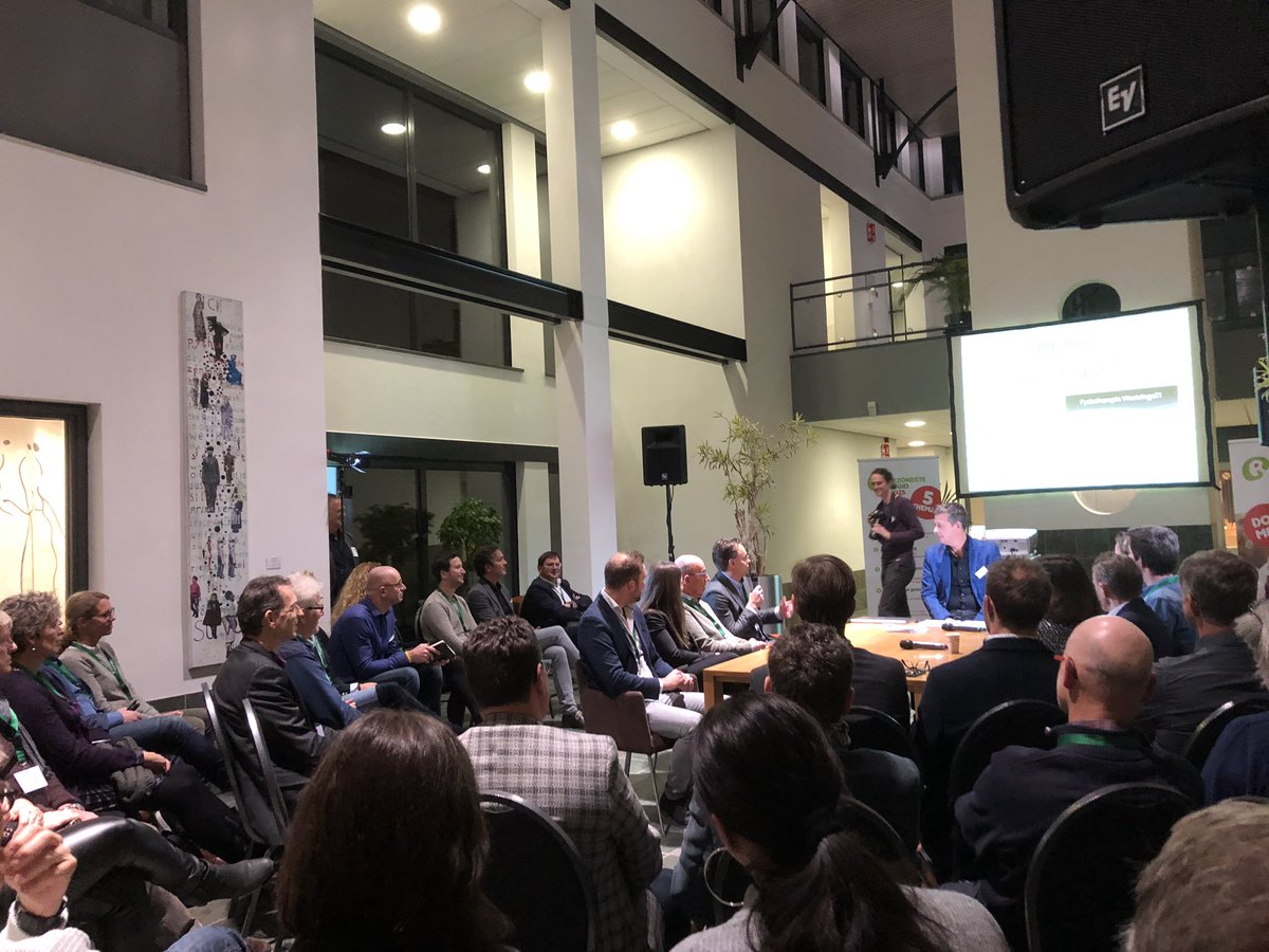 Onze voorzitter <a href="/JohanHWJanssen/">Johan Janssen</a> van <a href="/Ondernemerprijs/">OndernemersprijsHadM</a> met de winnaars 2018! Te gast bij het gezondheidscafe van <a href="/GR2025/">GR</a> <a href="/StefanHeldens/">StefanHeldens</a> <a href="/MariekeHeldens/">Marieke Heldens</a>