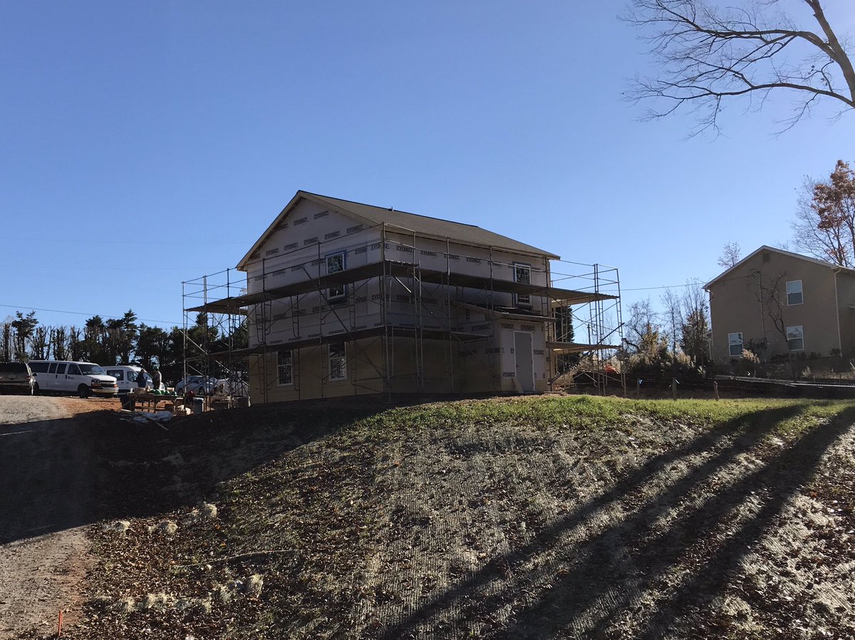 _willash's tweet photo. .@Cisco #AmericasHouse Week 6 Build, Day 2 sights ๐. @Habitat_org #WeAreCisco #BeTheLight https://t.co/bU1e5FBWSt
