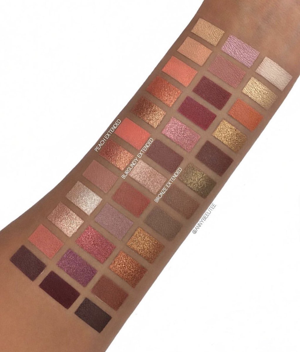kyliecosmetics's tweet photo. Our EXTENDED family 👨‍👩‍👧 loving these swatches by @annybeeutee of our Peach, Burgundy, and Bronze extended palettes❤️ https://t.co/GuxruGvk8a