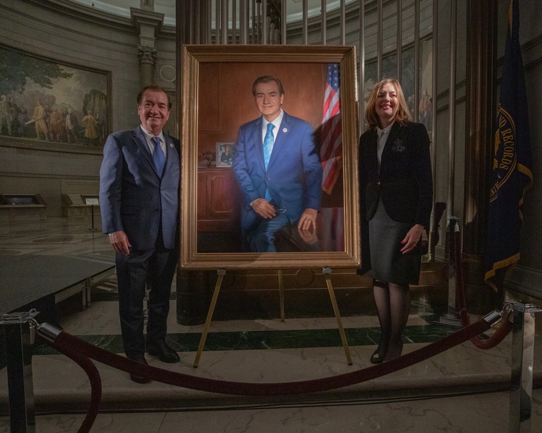 SpeakerRyan's tweet photo. .@RepEdRoyce is someone who has dedicated his career to pursuing the ideas and values underscored in America's founding documents. Political freedom. Economic freedom. Human rights.
 
I am proud to accept his portrait into the House's collection. https://t.co/7kVHdI3oly