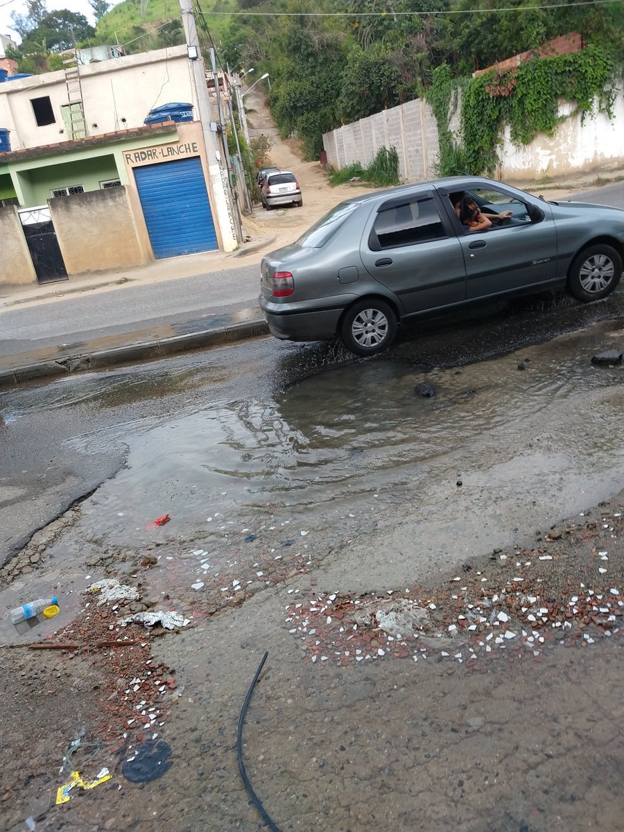 Alô <a href="/NovaCedae_Vzmto/">cedae_nao_oficial</a> <a href="/Prefeitura_Rio/">Prefeitura do Rio</a> <a href="/balancogeral/">Balanço Geral</a>  Esse vazamento já tá a bastante dias, causando "acidentes" . Estrada do Lameirão próximo ao número 664. Santíssimo