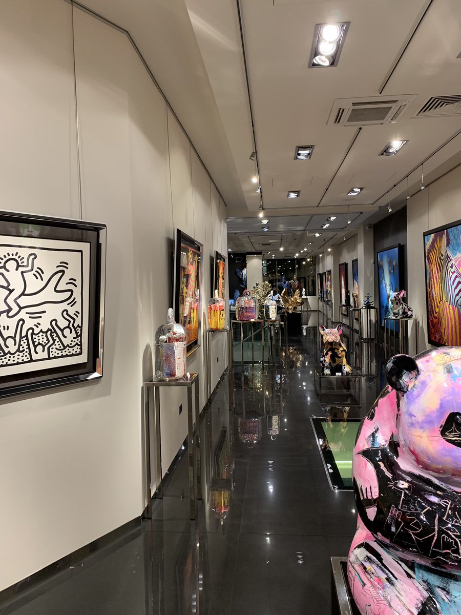 aamicorporation's tweet photo. AAMI Team at Galeries Bartoux! #instituteaami #galeriesbartoux #london #aami #btccity #art #topshit #aamiteam #dali #aamicorporation https://t.co/LBvvdUTPYk