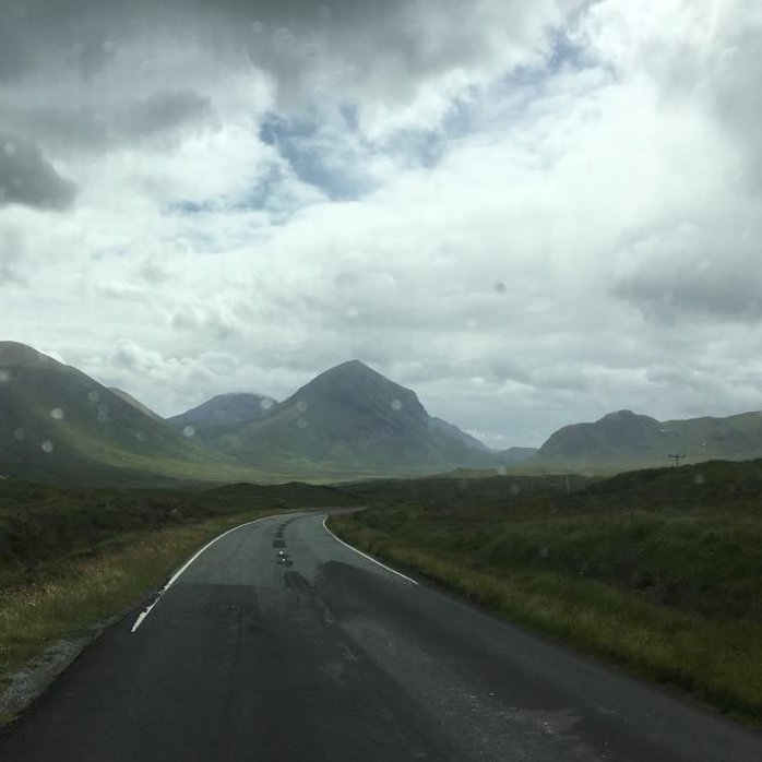 FidirStore's tweet photo. Skye and its majesty laid across our rain-b'spattered windscreen. This was caught on the road from the Old Man of Storr to the Faerie Pools back in July.
#fidir #discoverscotland #scotlandshots #hiddenscotland #skyewards #hebrideanhighway #roadtripping #storr #faerie https://t.co/7cftGDWscr