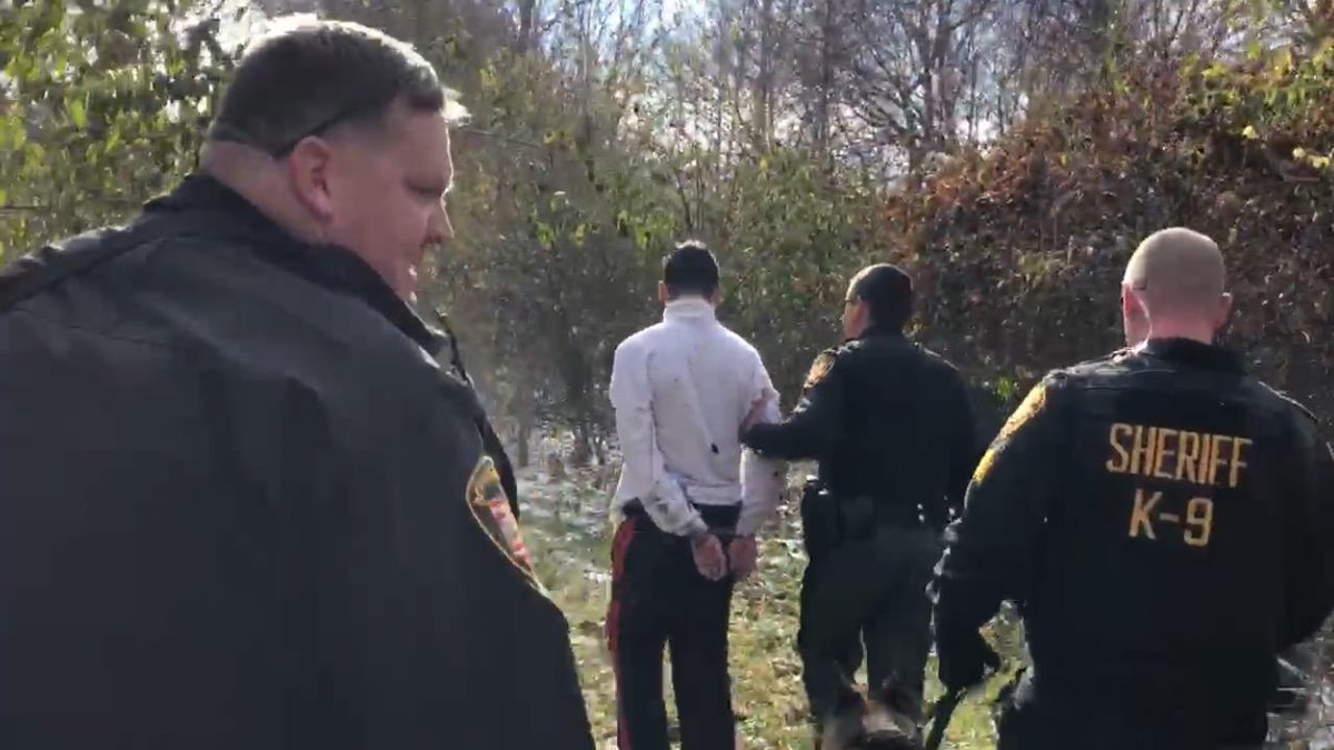 OHFCSO's tweet photo. Great work by our guys, Madison Township Police, Obetz Police, @GroveportPolice &amp; @ColumbusPolice Aviation Unit on tracking down &amp; capturing an armed Domestic Violence/Assault suspect today. #TeamWork https://t.co/Rg1I3pqPYs