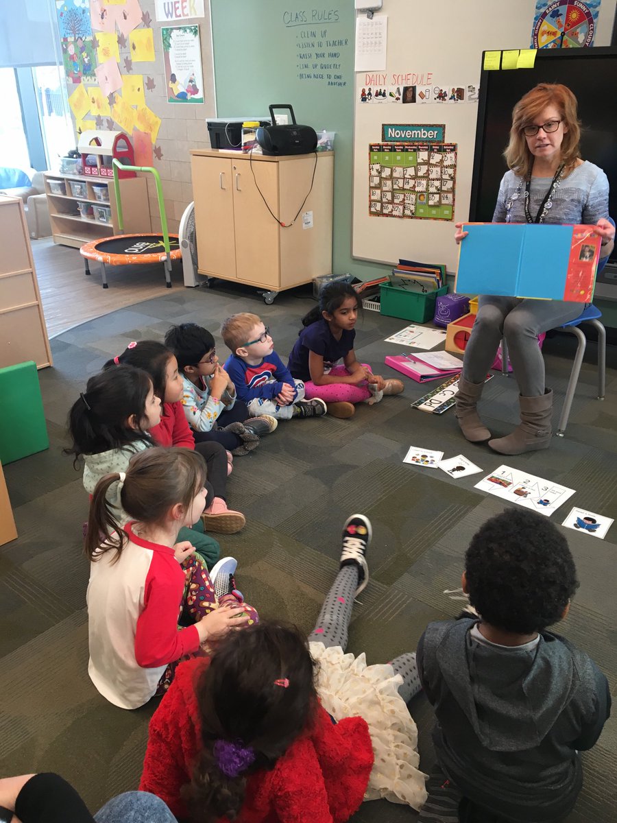 mrsburkec's tweet photo. EC library time... checking out books! 
#MSELC https://t.co/wv8mOcW03l