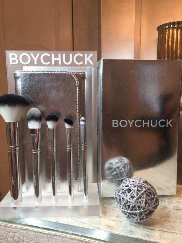 ColorSalonLV's tweet photo. Professional make up brushes are on sale now at @ColorSalonLV! Buy a 24 piece set and get a 5 piece set FREE! https://t.co/oAWXPuifSW