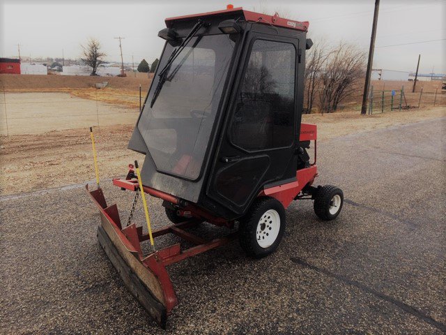 BoiseWestEquip's tweet photo. We can be in denial as much as we want, but the snow IS coming! Why not be as prepared as possible?! We just got this little (but mighty) Toro Snow Plow and he's ready for work!!! Come grab him before he helps someone else this winter! 208-362-5163 https://t.co/CrFyNX5Q3M