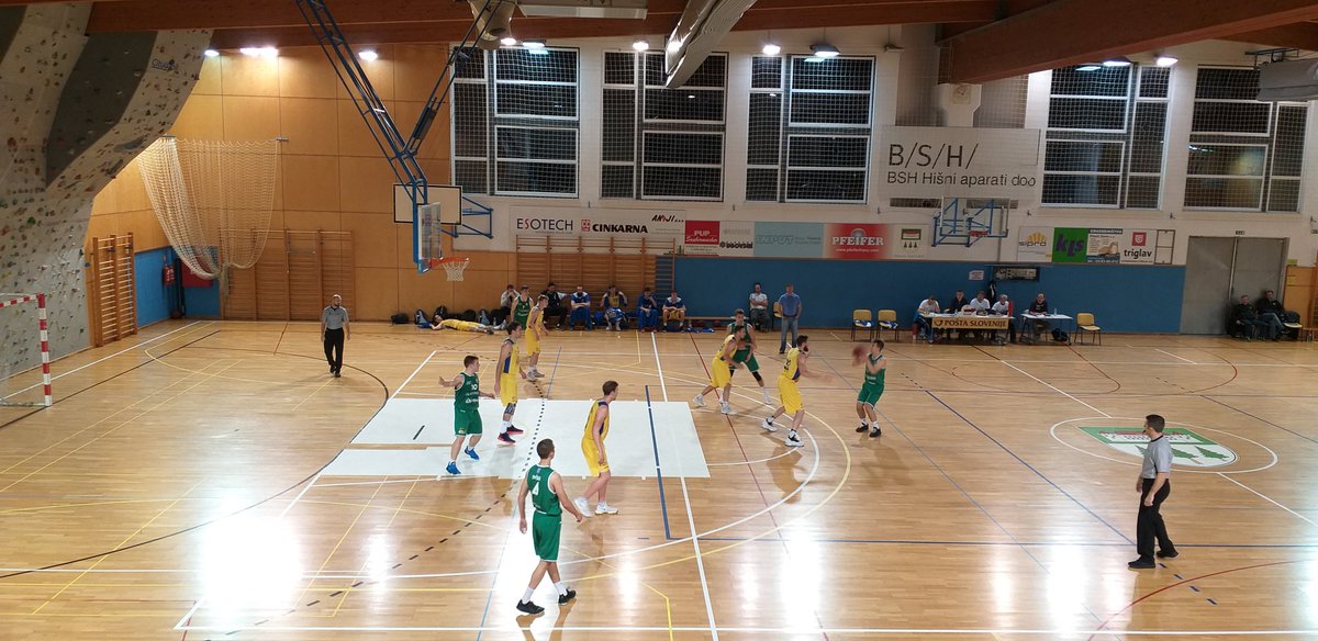 Konec tekme. Zmaga Hopsov z 93:68. Danes smo igrali brez poškodovanih Miljkovića, Thomasa, Vodiškara in Ganta, so pa svojo priložnost dobro izkoristili mladi igralci. #nipredaje #kkzlatorog