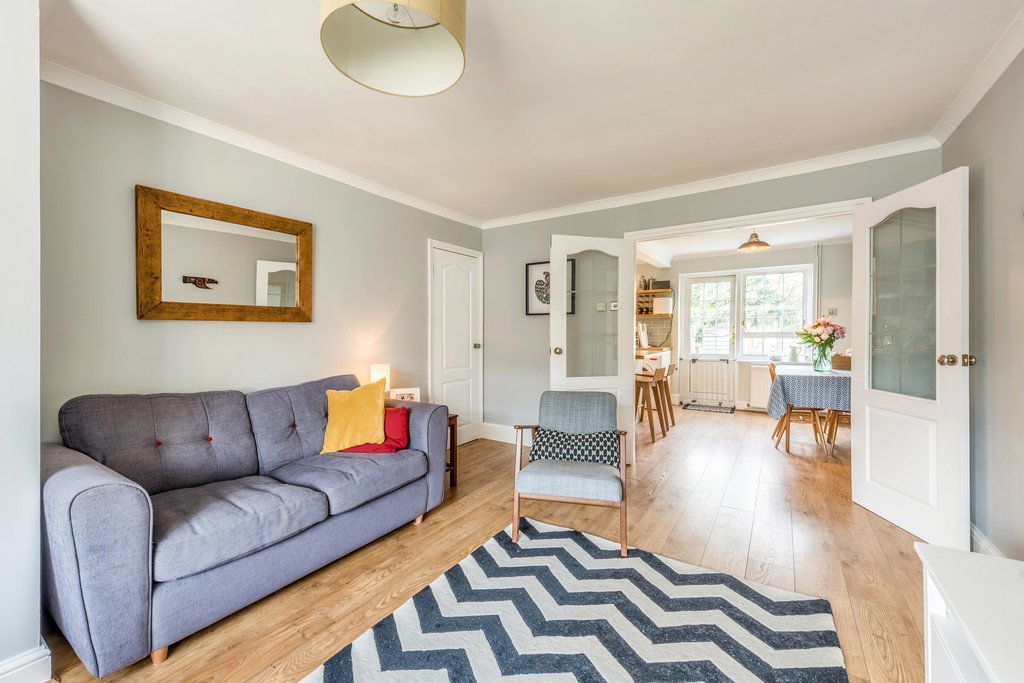 moverevolution's tweet photo. Expert Team-The Right Price-Amazing Marketing =*SSTC in 1 Week. Call 0330 223 1000 to find out how to sell your house (not just 'go on the market') - Well done to Mathew, Joey & Emily - we know your client was thrilled #sellyourhouse #expertvaluation #moverevolution https://t.co/oaRCKAKKrS