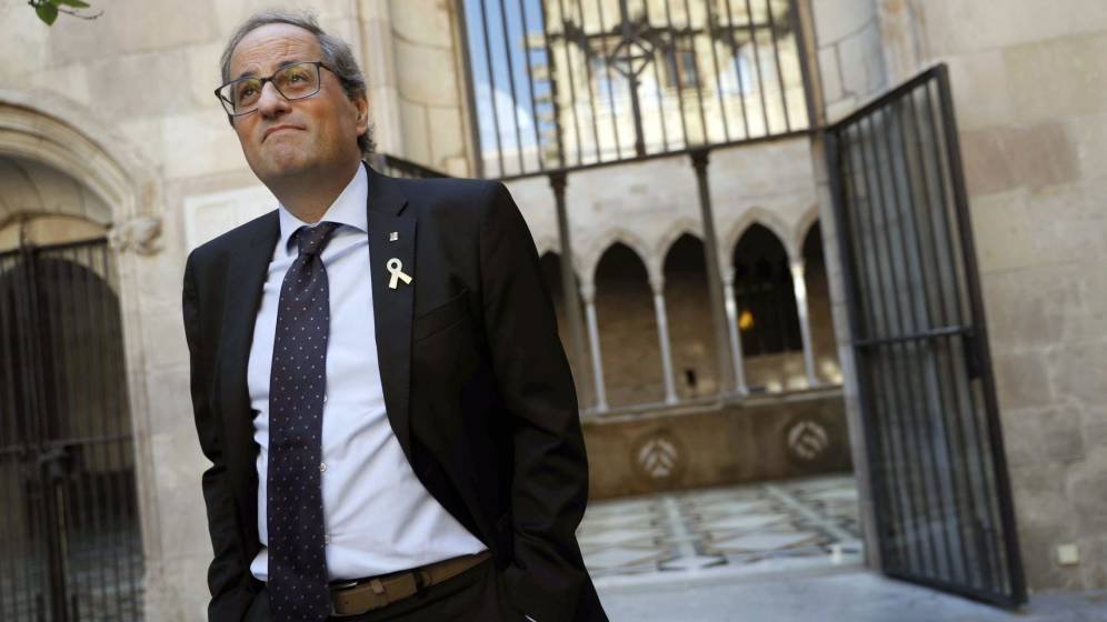 Aquí estoy, esperando a que el presidente de China venga a visitarme. ¡A nadie le entra en la cabeza que el presidente de ese país no se entreviste conmigo, teniendo en cuenta la titánica influencia mundial de Cataluña! #XiJinping #cataluña #españa