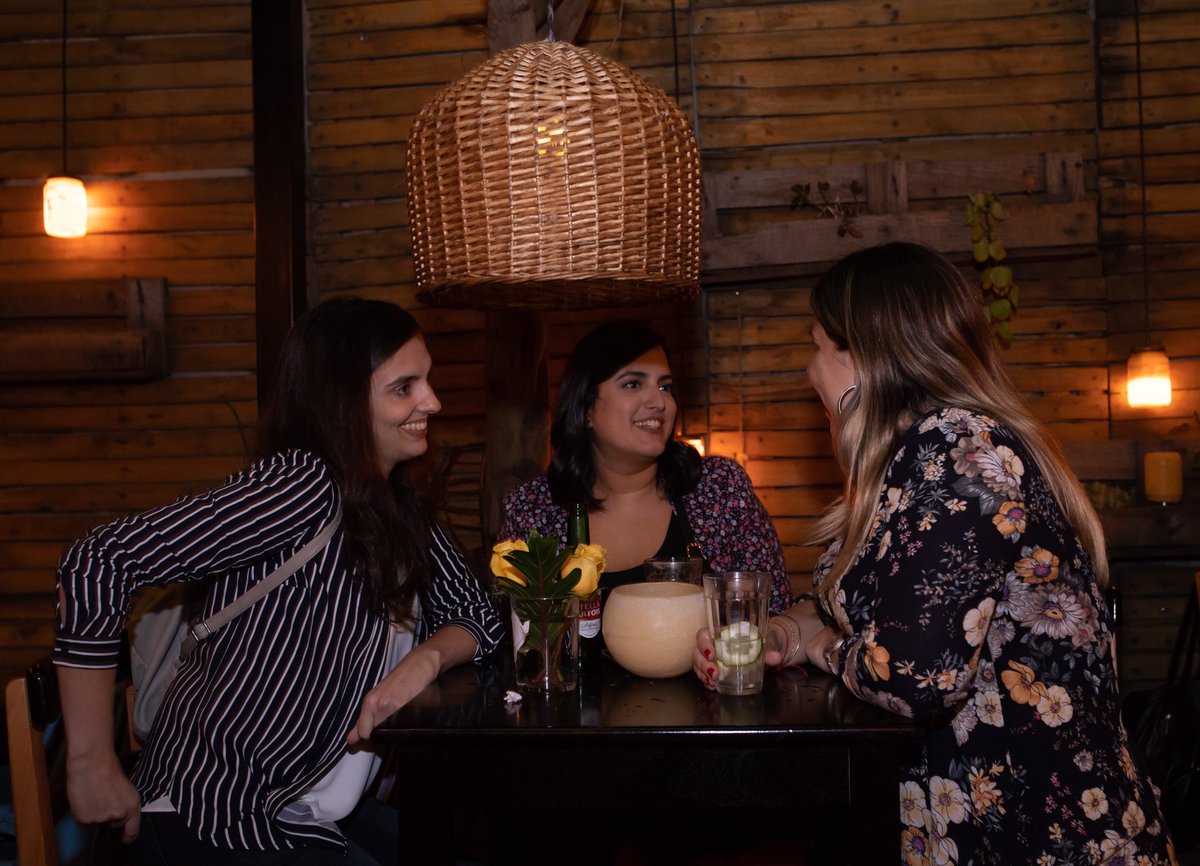 Ayer clientes y amigos de <a href="/Mercadolibre/">Mercado Libre</a> despidieron el año con grandes sorteos para compras navideñas en la red y disfrutaron de ricas limonadas , bebidas y una gastronomía excelente en el <a href="/ElFonditoBeer/">El Fondito Beer</a> 💙💛