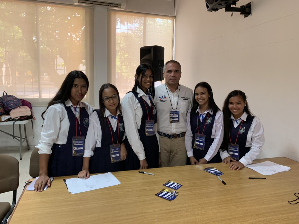 gonzaloarzuzat's tweet image. Participamos en el Interesante conversatorio interreligioso en el Colegio Nacional Loperena, con la asistencia de líderes, pastores y guías espirituales de las confesiones establecidas en #valledupar, Cultura Ciudadana 9 eje de gobierno de @TutoUhiaAlcalde