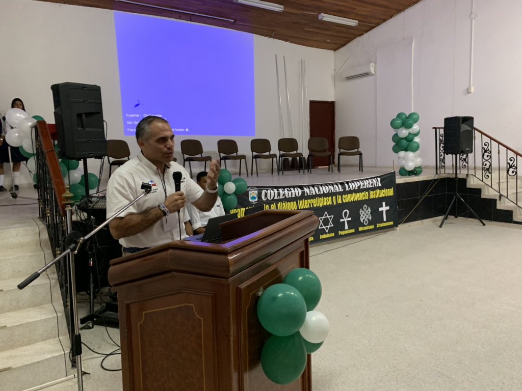 gonzaloarzuzat's tweet image. Participamos en el Interesante conversatorio interreligioso en el Colegio Nacional Loperena, con la asistencia de líderes, pastores y guías espirituales de las confesiones establecidas en #valledupar, Cultura Ciudadana 9 eje de gobierno de @TutoUhiaAlcalde