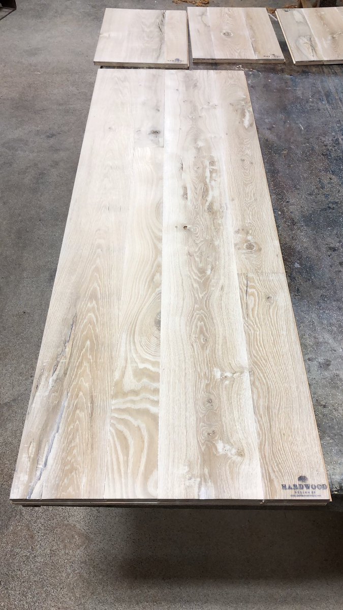 HWDCo's tweet image. Two new natural-face salvaged Texas Post Oak colorways. #hardwoodfloors #woodfloors