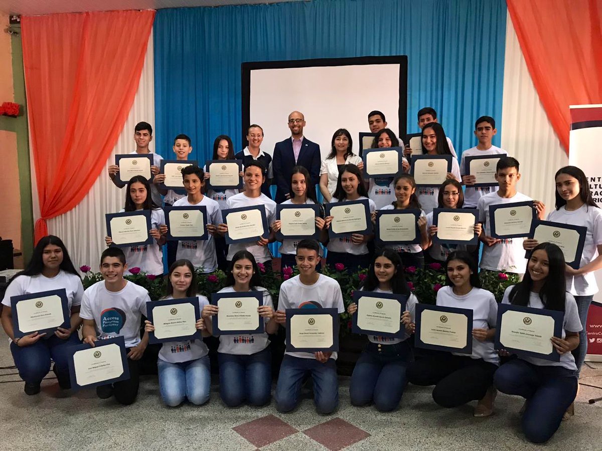 laembajada's tweet image. It’s official 🤩🙌🏽
Esta es la Octava Generación de Becarios del Programa #Access 👏🏼
Dimos la bienvenida oficial a los chicos que a partir de Diciembre inician clases intensivas de inglés por 2 años en el @CCPA_paraguay de Asunción, San Lorenzo y Coronel Oviedo 🙋🏽‍♀️🙆🏻‍♂️ #GoAccess 💫