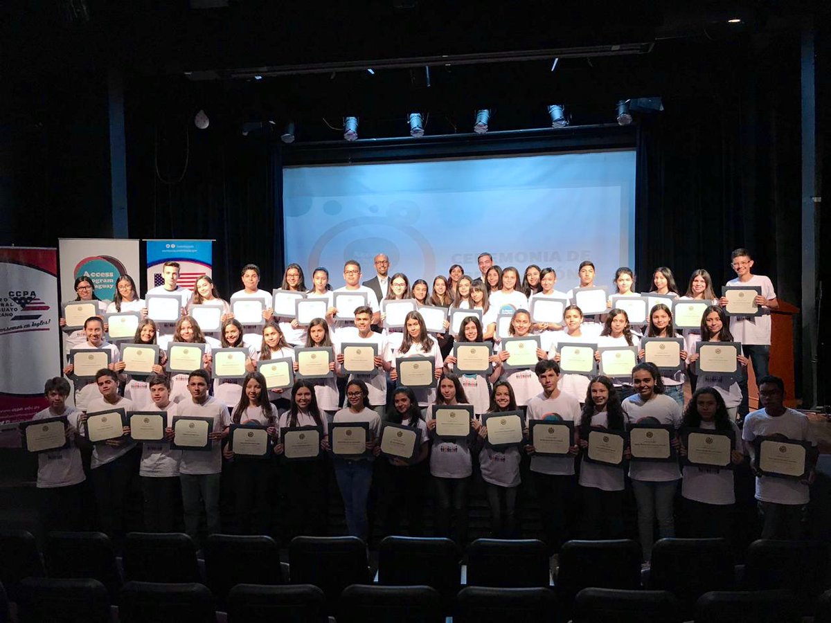 laembajada's tweet image. It’s official 🤩🙌🏽
Esta es la Octava Generación de Becarios del Programa #Access 👏🏼
Dimos la bienvenida oficial a los chicos que a partir de Diciembre inician clases intensivas de inglés por 2 años en el @CCPA_paraguay de Asunción, San Lorenzo y Coronel Oviedo 🙋🏽‍♀️🙆🏻‍♂️ #GoAccess 💫