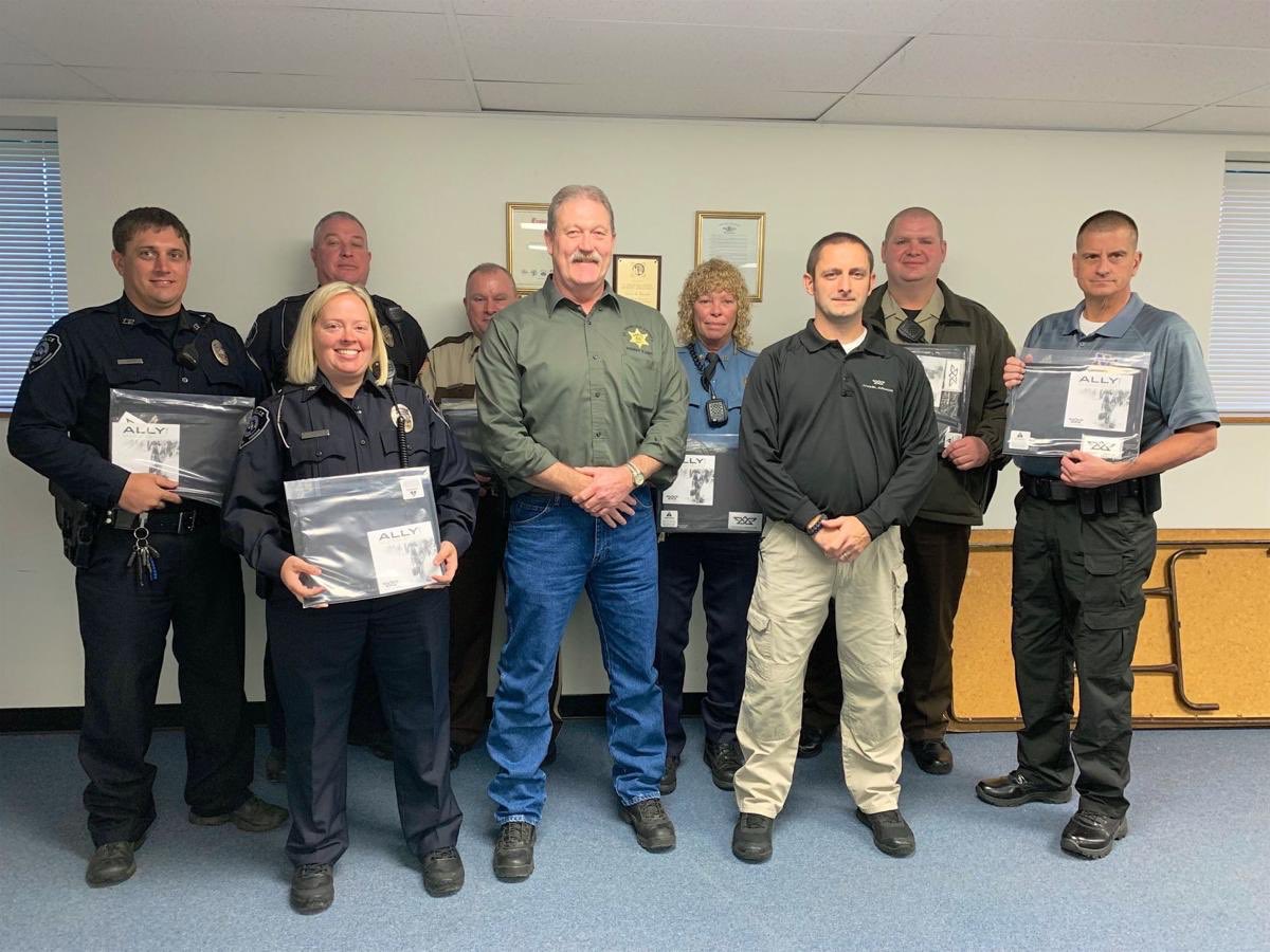 AngelArmorPro's tweet photo. We are thankful for the opportunity to give back — it's truly an honor! We partnered with Dustin Cash, one of our #AngelArmor ambassadors to provide school officers armored shields. 

📖 https://t.co/KgfUhXkRJ2 https://t.co/ZmfN6uxj6u