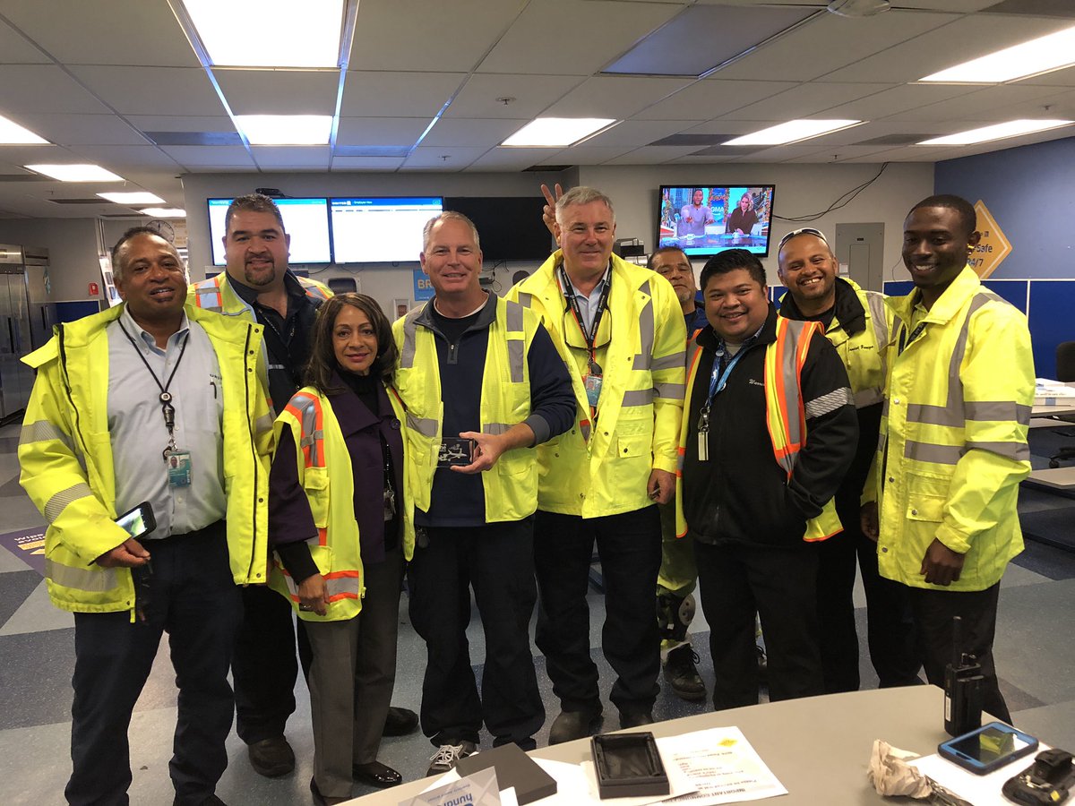 TeamSFOCG's tweet photo. Congrats Todd Tucker on winning a United 100 Quarterly Award. Well deserved! @TeamSFOCG @weareunited @RichViera https://t.co/og5h8BmThh