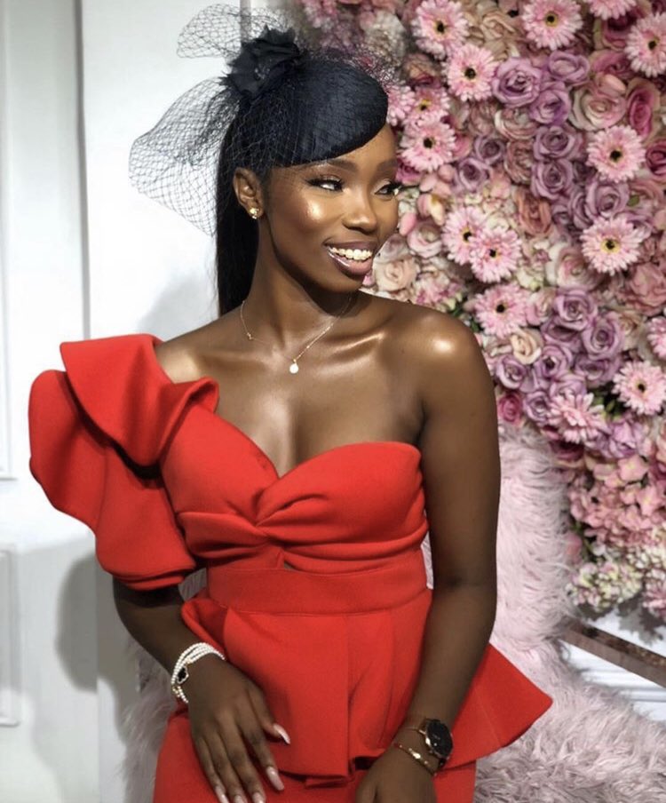 Doitthiswayy's tweet photo. Wear red and say cheese 😄 if you have a talent that can sustain you outside of Instagram 🌚 #bbnaija #Teamtolex https://t.co/Sk5zBsdxDe