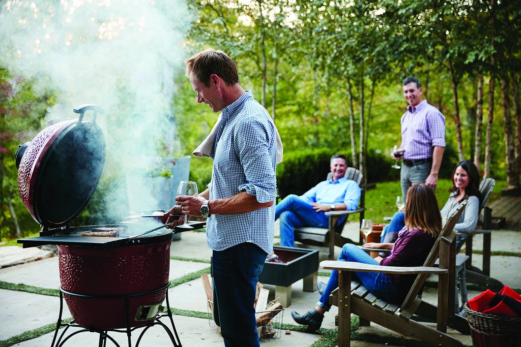 Holiday grilling squad goals: Go Big <a href="/KamadoJoe/">Kamado Joe</a> or go home #kitchenandco

kitchenandcompany.com/kamado-joe-big…