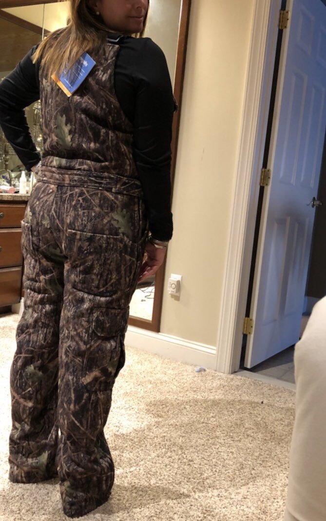 ebethhilly's tweet photo. Just got my #covergals camo bibs today. Now I won’t freeze out there! #hunting #rifleseason https://t.co/Bwsv7gCJTt