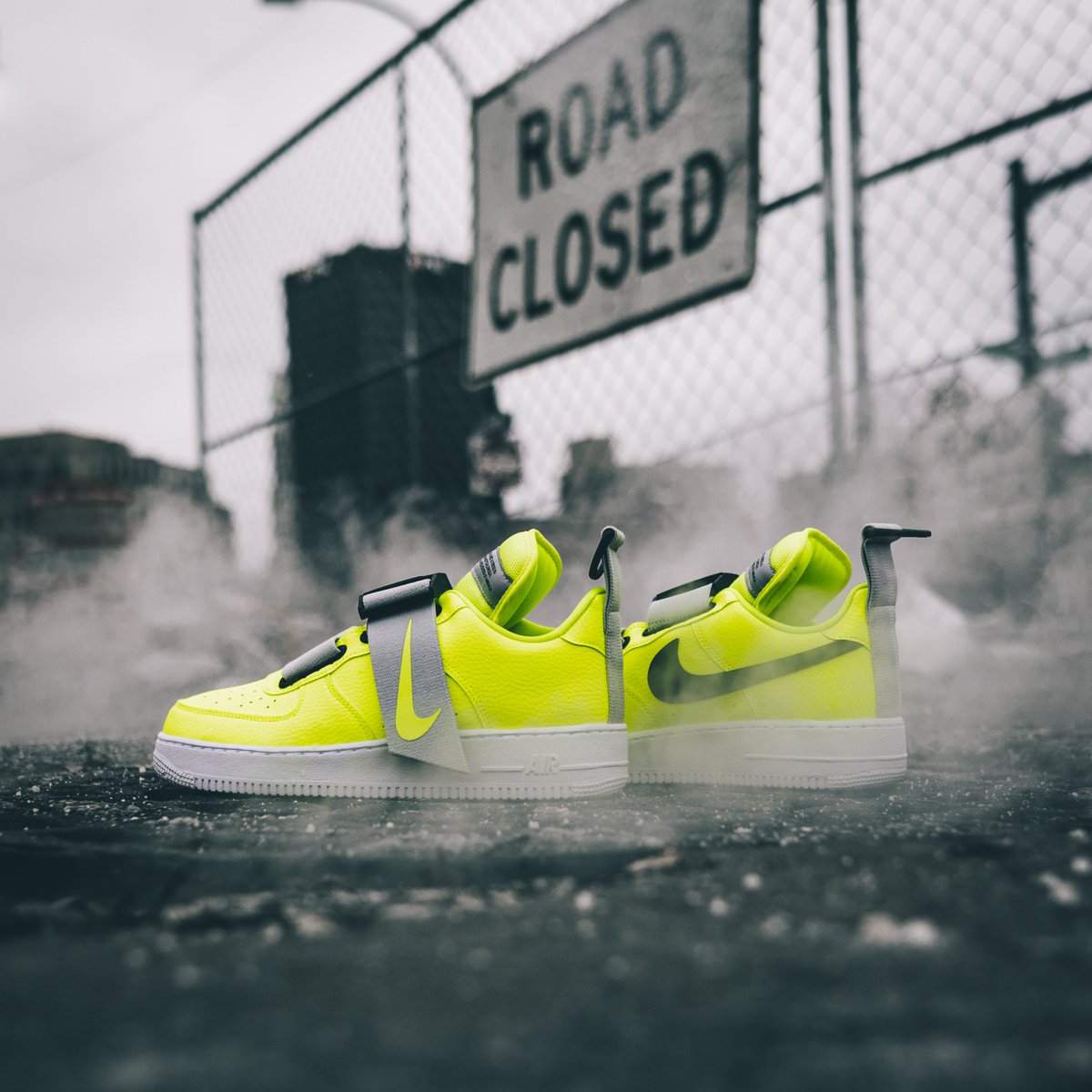 nike air force 1 utility volt grade school