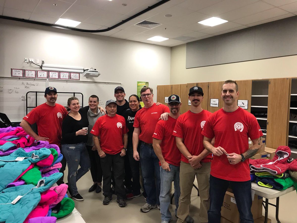 TumFireUnion's tweet photo. And year 6 of coats for kids is in the books! Thanks to some of our biggest supporters and helpers. Pints Barn, WSECU, Charlie's Bar &amp; Grill, and J&amp;N Concrete. 600 coats on kids. Tumwater firefighters are honored to help out such a great community. https://t.co/HE3gkHhnDY