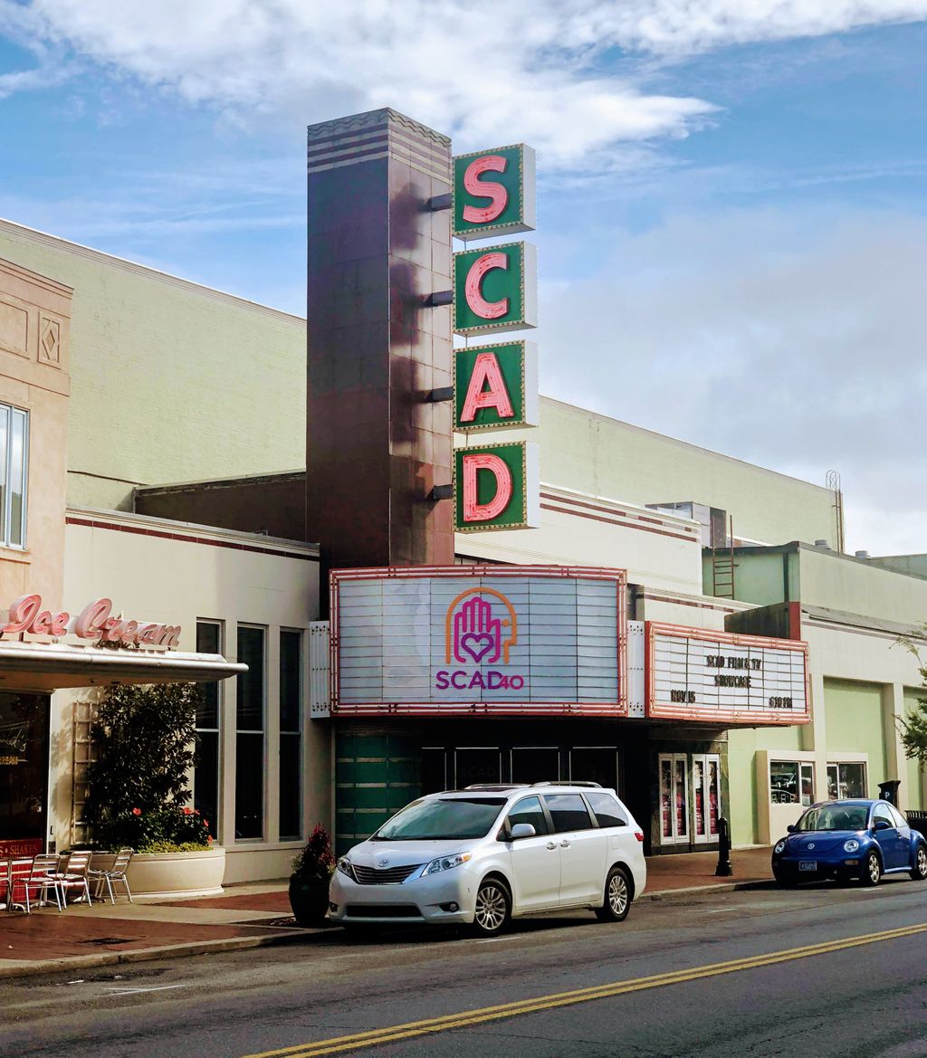 It's a gorgeous afternoon in Savannah! 😄 #scadtheatre #visitsavannah #scad