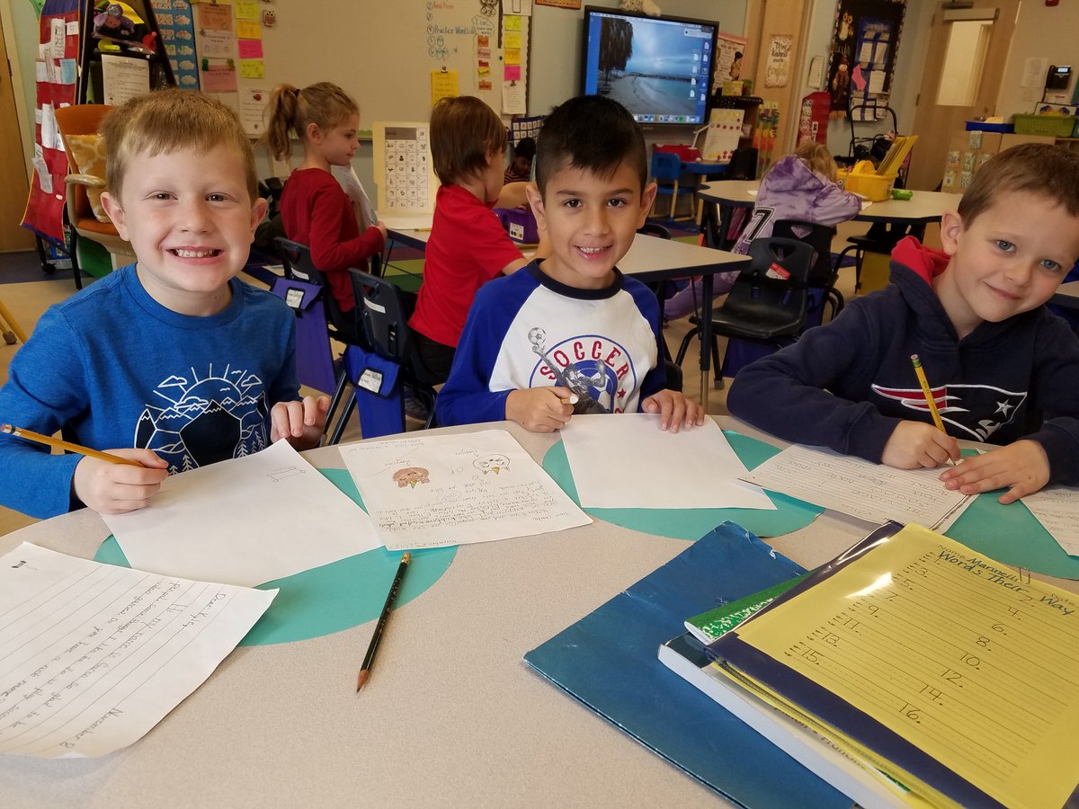 DebiMarinelli's tweet photo. Excited to write back to our new 4th grade pen pals! Especially when we get to write back to Mrs. Marinelli's daughter's class!✏ @Mrs_deLara @GoldenBrookWSD @GBSGr1 #Firstgradefamily https://t.co/JTGBM9hsed