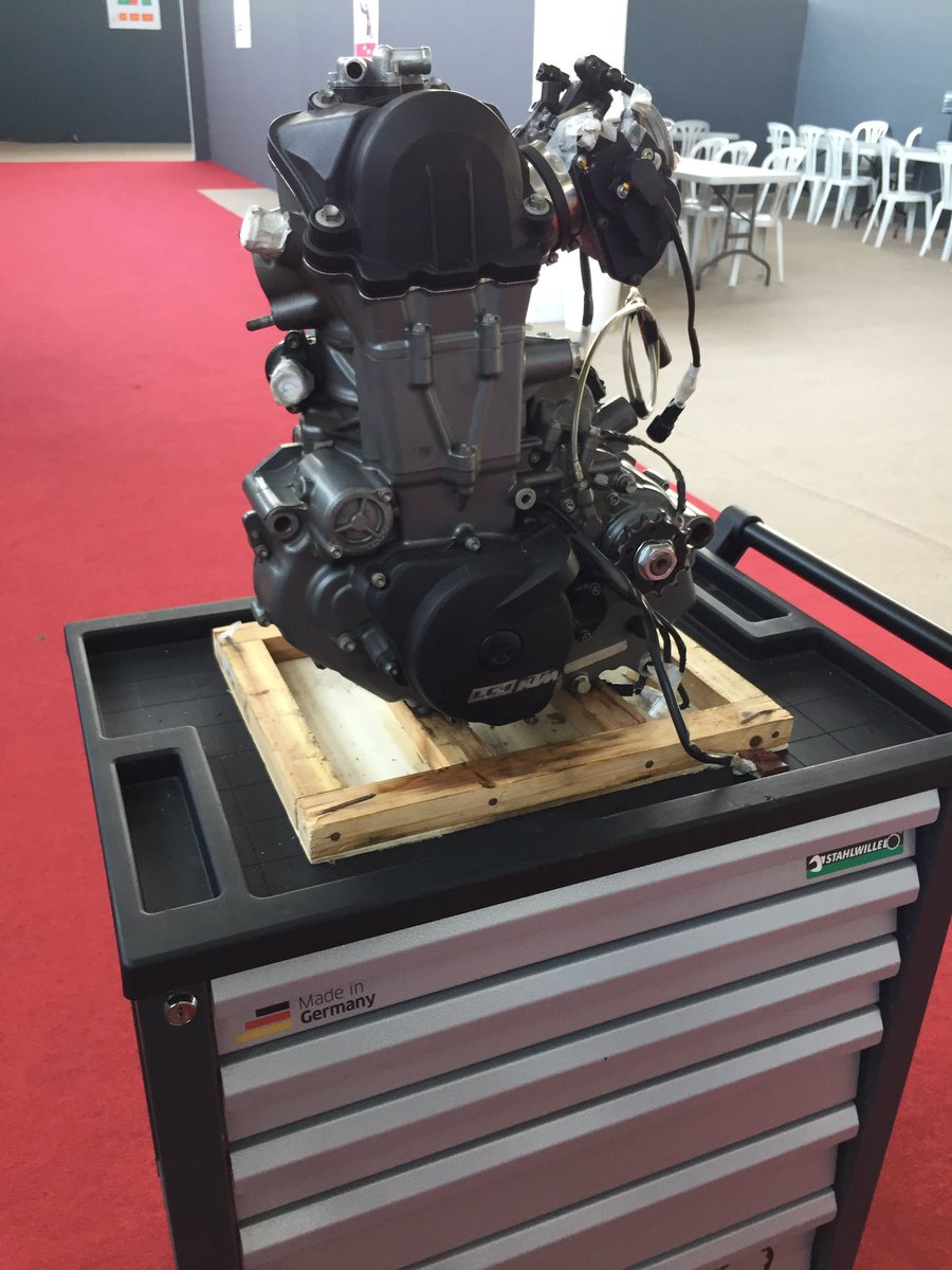 UNEXmotorsport's tweet image. It&apos;s time to talk about the heart of our project: the @KTM_Racing LC4 2008!

Technical Specs (1/2):
- Displacement: 653&apos;7 cc
- Cylinder number: 1
- Valve number: 4 
- Camshaft: SOHC

#technicalpost 
#ktm #ktm690 
#engine #fsae 
#unexmotorsport #pontutornillo