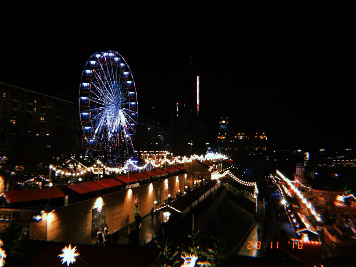 emilyrjohnston's tweet photo. Such a lovely day celebrating turning 23 and dancing under the Street of Light #edinburghchristmas #streetoflight #silentnight ☃️🎅🏻 https://t.co/P3K9VJxvFR