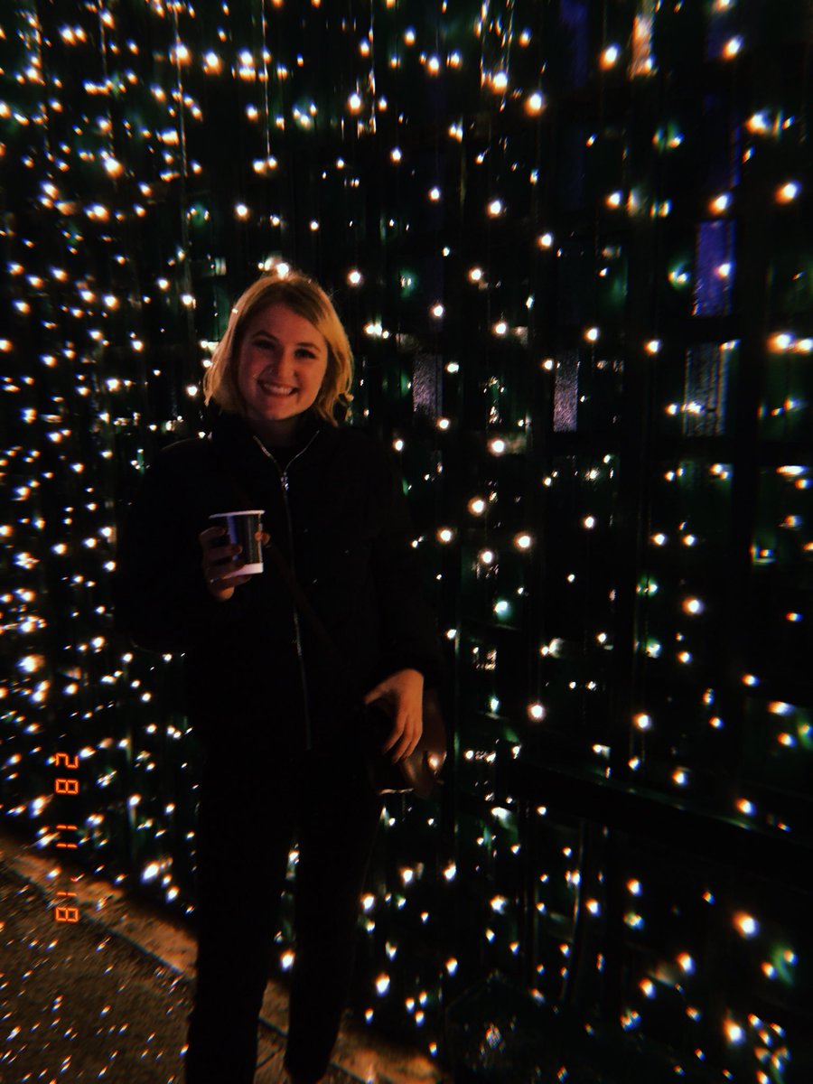 emilyrjohnston's tweet photo. Such a lovely day celebrating turning 23 and dancing under the Street of Light #edinburghchristmas #streetoflight #silentnight ☃️🎅🏻 https://t.co/P3K9VJxvFR