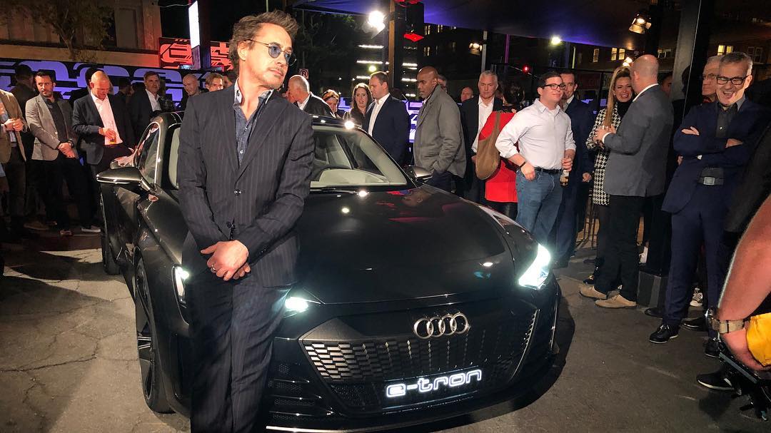 RDJFrance's tweet photo. 📷 | Nouvelles photos de Robert Downey Jr présentant la nouvelle Audi e-tron GT.
"Unveiling of the #Audi #Etron #GT ... She is #one #beautiful #beast ❤️#marclichte #kraftwerk #automotive #design #electric #losangeles (📸 @jimmy_rich )" https://t.co/YpBb2MeGLR