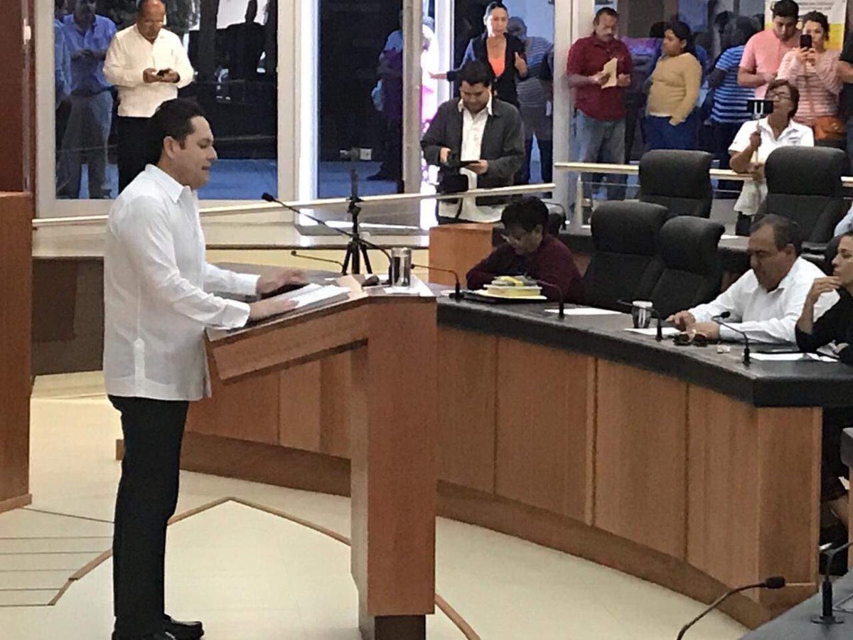 Agradezco XV Legislatura del <a href="/Congreso_BCS/">Congreso de Baja California Sur</a> por su apertura y disponibilidad durante mi comparecencia. <a href="/GobBCS/">Gobierno de BCS</a>
