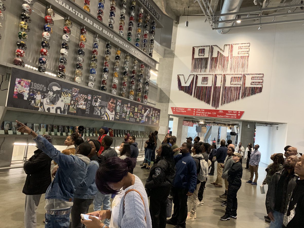 SAFE_SB's tweet photo. Another stadium tour concluded! Only a few interview sessions remain. 67 days until #SBLIII https://t.co/hPhpJjcNK0