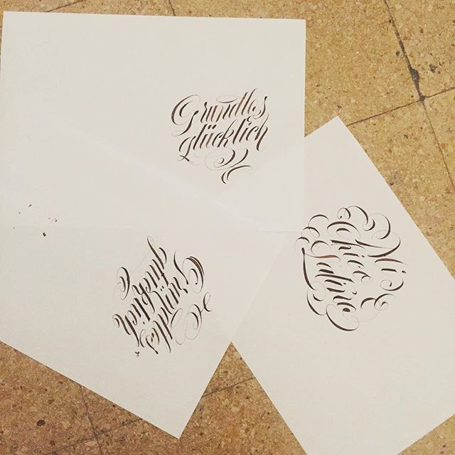 beppeartz's tweet photo. #oldsketches
#calligraphy #write #writing #caligrafia #calligrafia #ink #torino #glucklich #luck #yellow #copperplate #share https://t.co/U6zuJxOLft