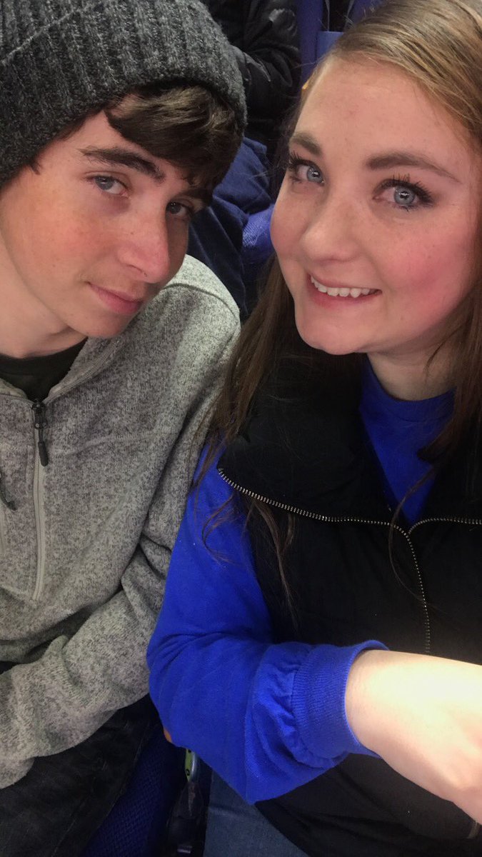 Emily Davis (emily_brooke25) Twitter