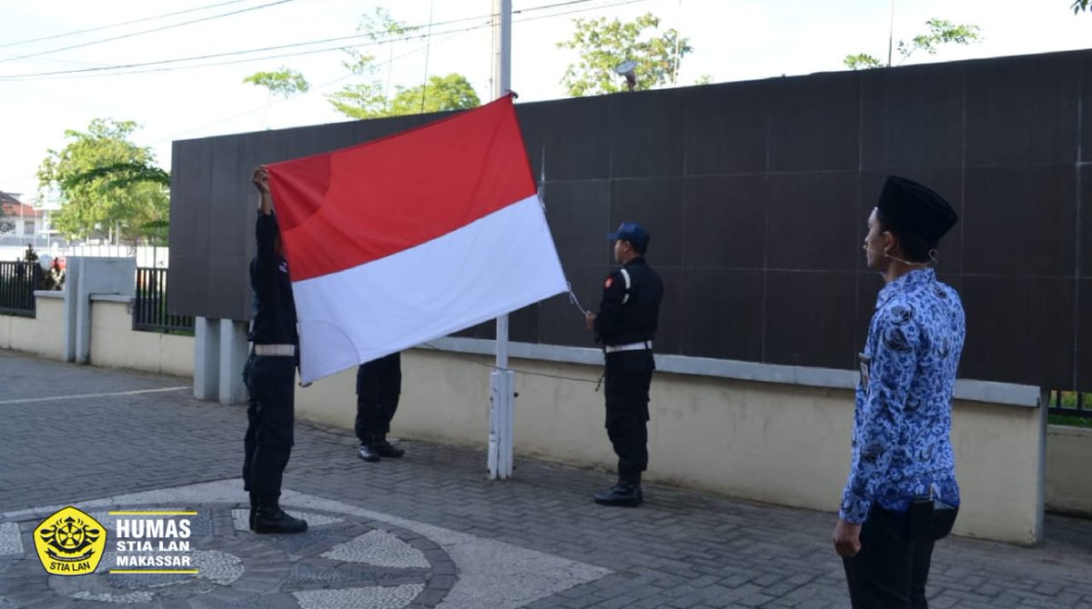 HumasSTIALANMks's tweet photo. Segenap pimpinan dan pegawai STIA LAN Makassar melaksanakan upacara dalam rangka memperingati Hari KORPRI yang ke 47 pada tanggal 29 November 2018.

#lanuntuknegeri #HUTKORPRI47 https://t.co/kO32w7Bp2F