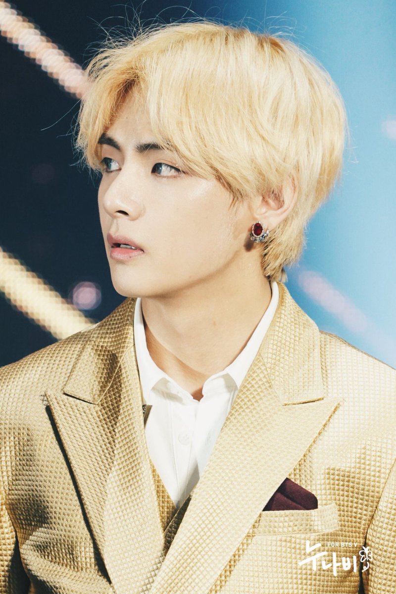 taehyung pics⚡️ tweet media