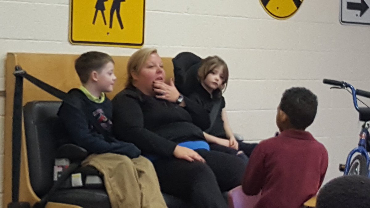 FrcGutermuth's tweet photo. Second Graders @ Safety City being educated on being safe as a pedestrian and the do's and don't of a motorist! Our babies our mimicking us right or wrong! If your babies are under 57 inches tall, please contact your Gutermuth FRC Coordinator! https://t.co/vHLnHDpwil