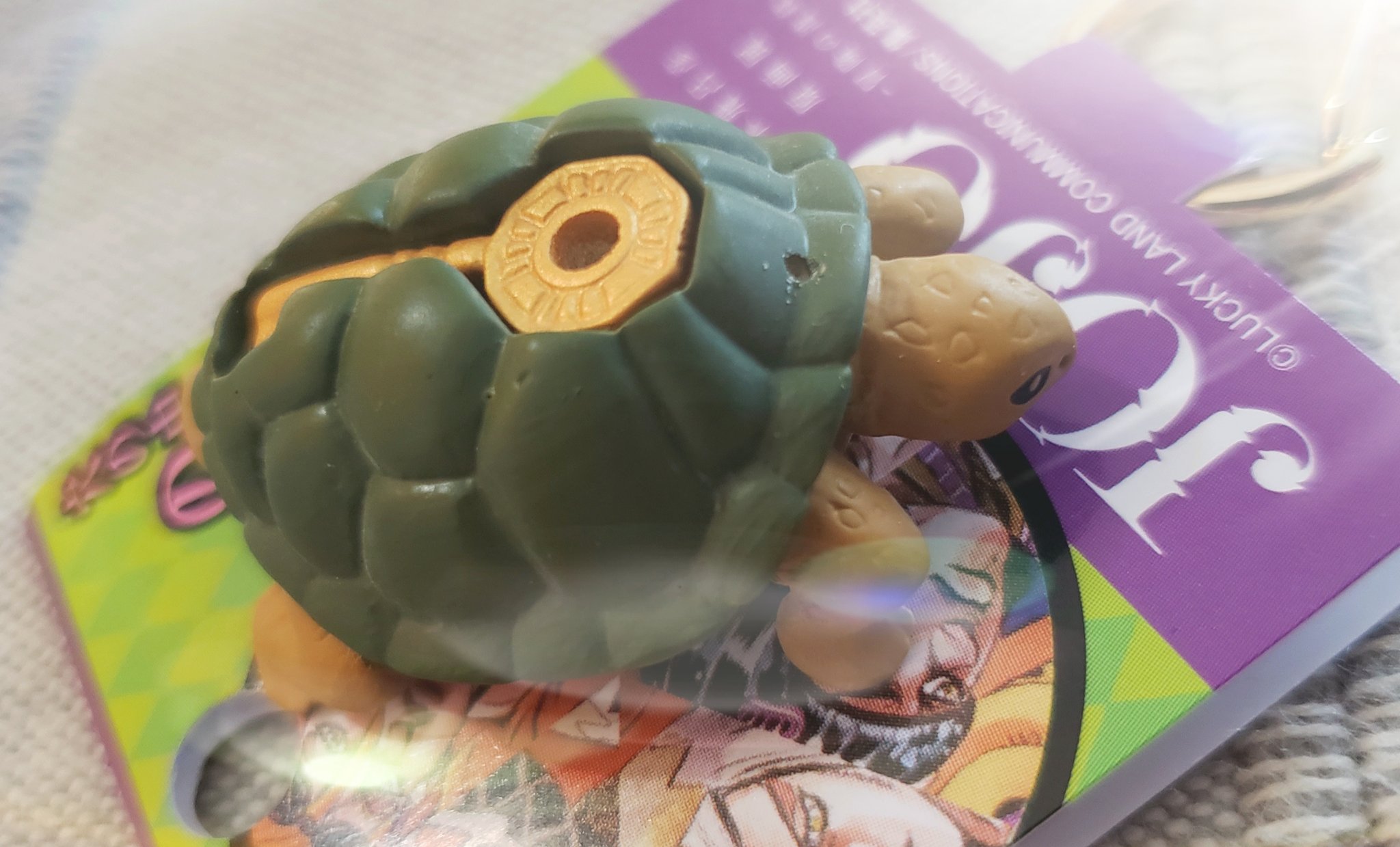 もつれら Twitterissa ジョジョ展のココジャンボキーホルダー 中を覗いたらジョルノ達が見えるのほんと楽しすぎる もつれら Twitterissa ジョジョ展のココジャンボキーホルダー 中を覗いたらジョルノ達が見えるのほんと楽しすぎる